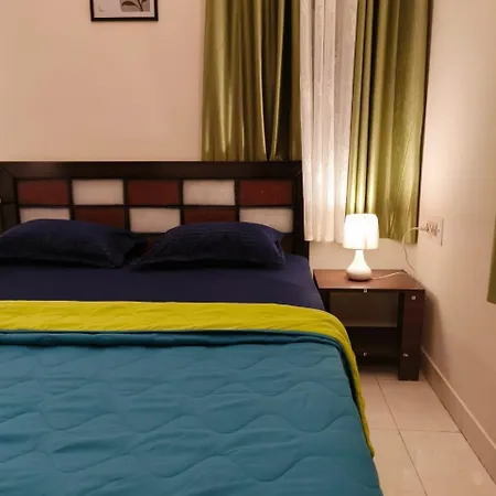 Homestayz Crown Bangalore Room photo