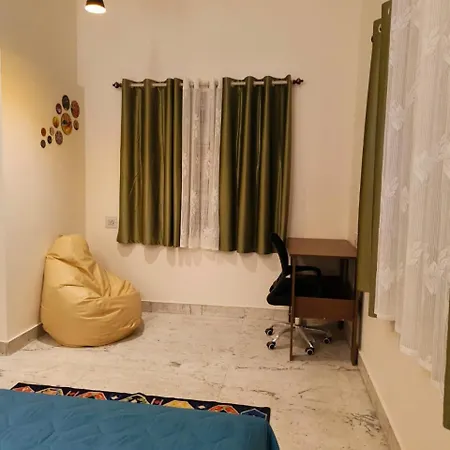 Homestayz Crown Bangalore Room photo