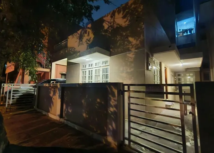 Homestayz Crown